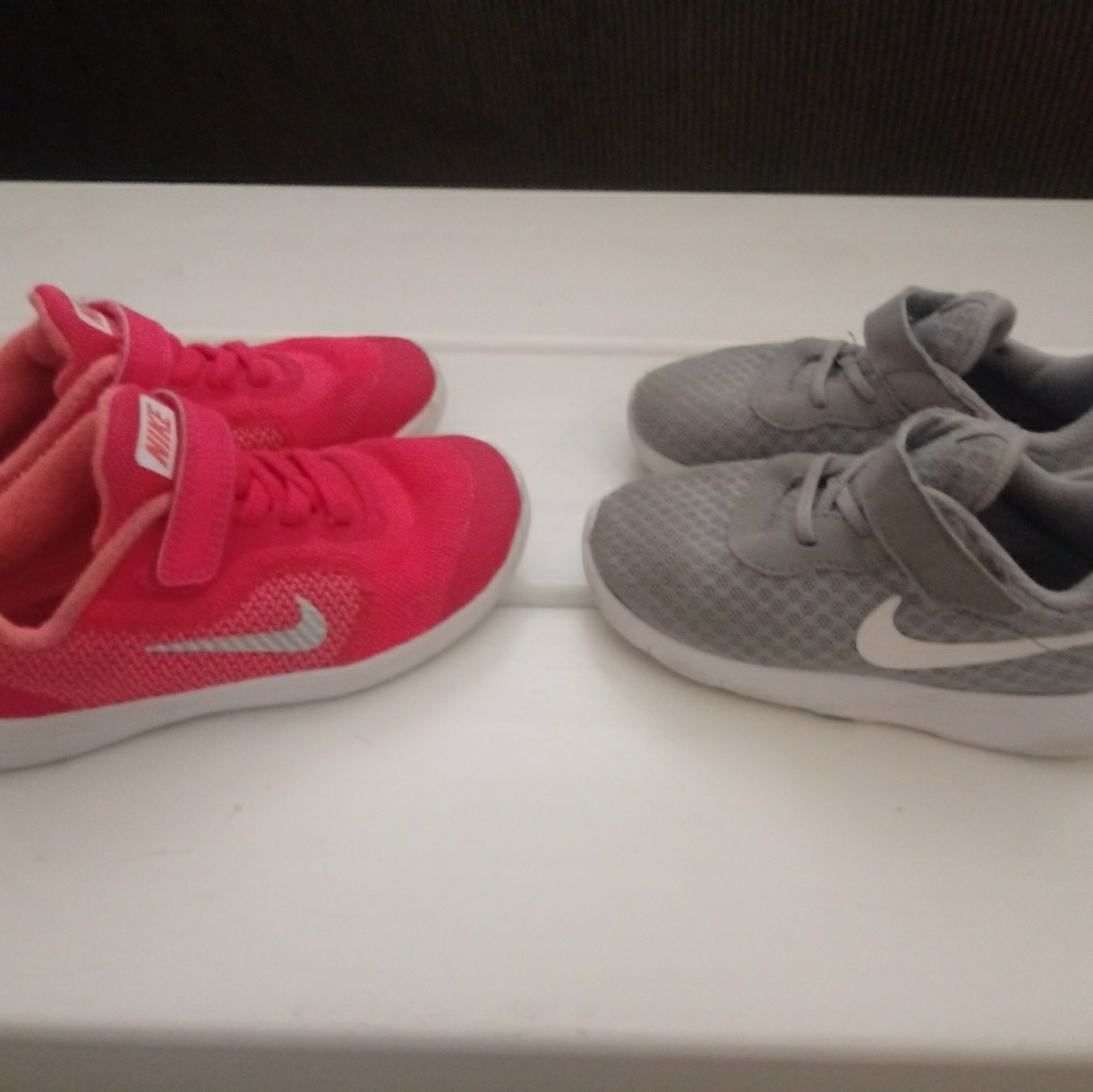 Nike Girls sz 10 Boys sz 8